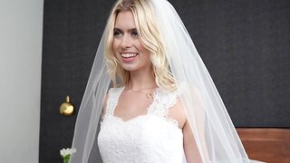 Bride Jill Kassidy drops her white bloomers be advisable for hardcore pounding